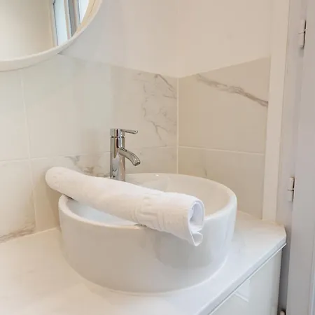 Apartment Large 4 Bedroom Near Bastille *