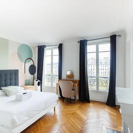 Large 4 Bedroom Near Bastille Parigi