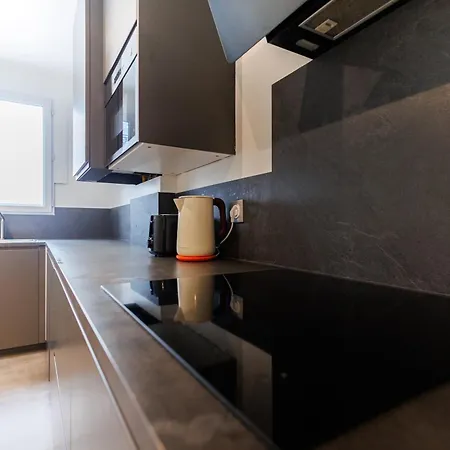 Large 4 Bedroom Near Bastille Appartamento *