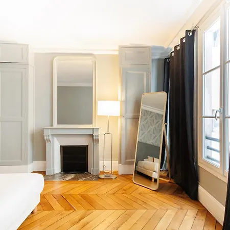 Appartamento Large 4 Bedroom Near Bastille Parigi