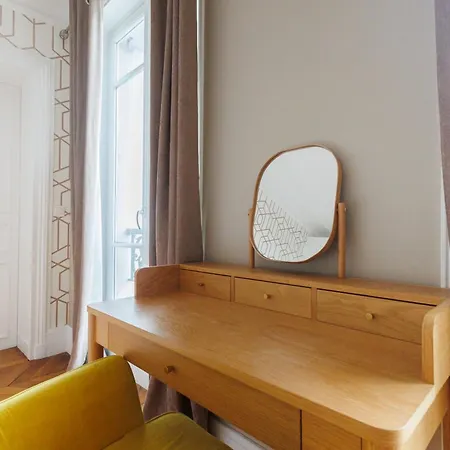 Large 4 Bedroom Near Bastille * Paris